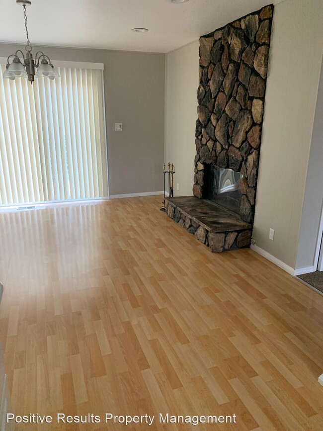 Building Photo - 3 br, 1.5 bath House - 4018 Toft St