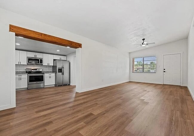 Building Photo - 1830 Hallum Ave