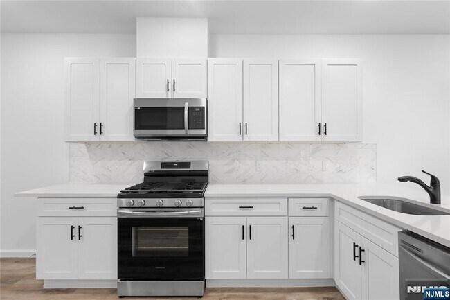 Foto del edificio - 51 E Main St