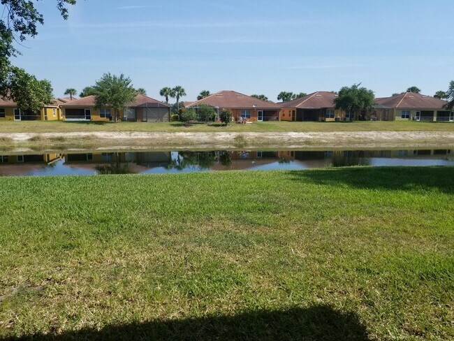 Foto del edificio - 2 Bed, 2 Bath Gated Community