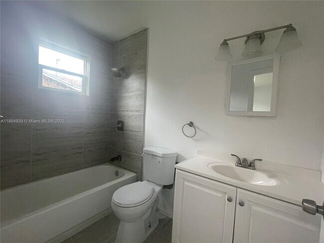 Foto del edificio - 2260 NW 61st St