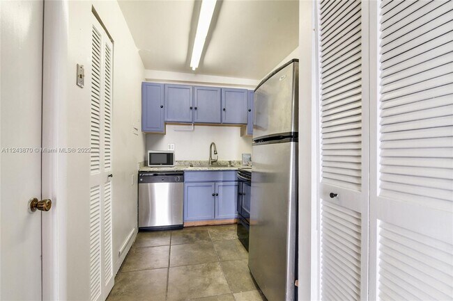 Foto del edificio - 3716 NE 168th St