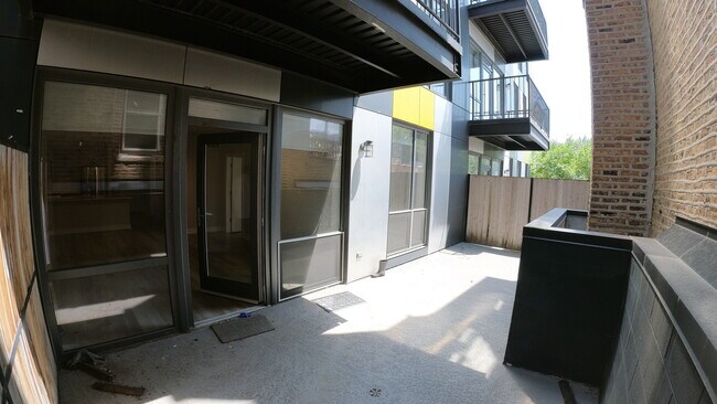 Foto del edificio - 1554 N Talman Ave