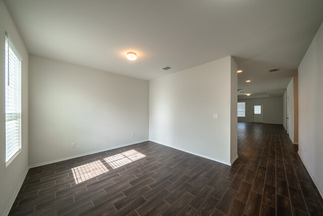 Building Photo - 27703 Sienna Crk