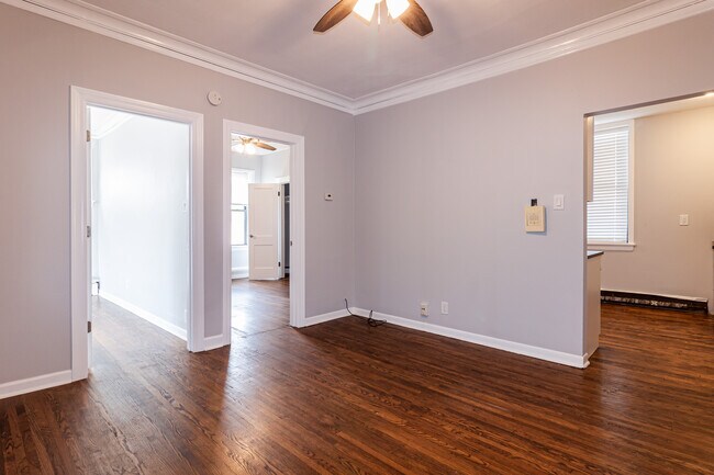 Foto del edificio - 3823 N Drake Ave