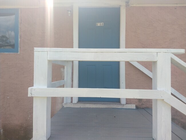 Building Photo - 816 Massalina Dr
