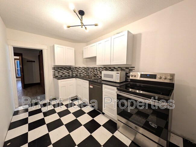 Foto del edificio - 2709 Stevens Ave
