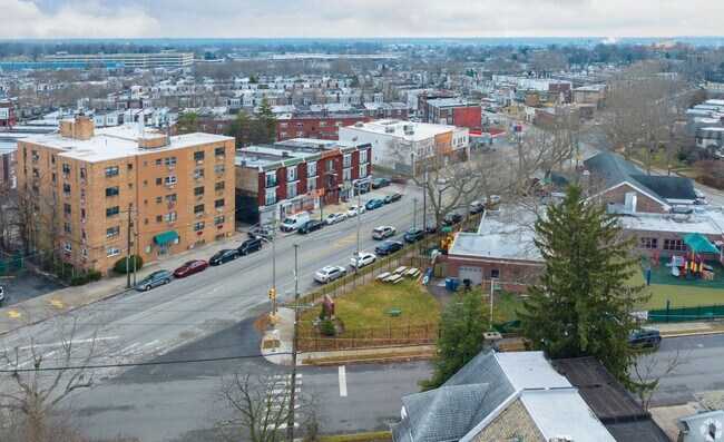 Foto del edificio - 5245 Oxford Ave (LO)