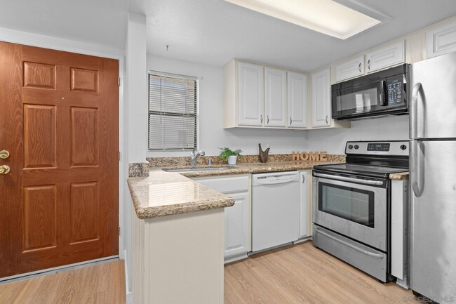 Foto del edificio - Upgraded 1 Bedroom, 1 Bath Townhome in Pri...