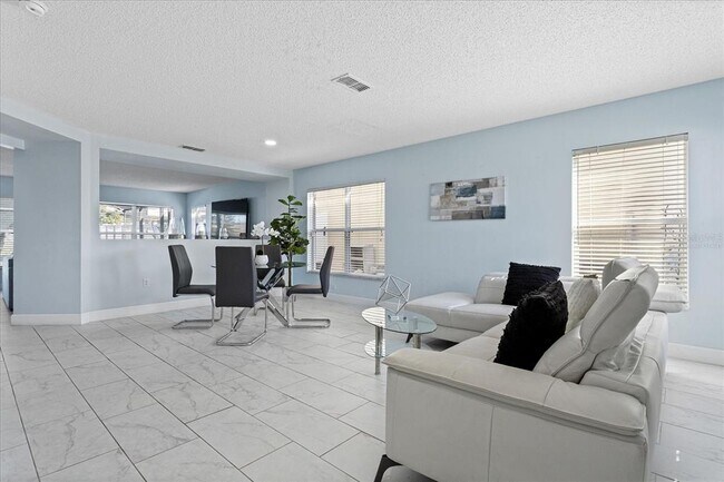 Foto del edificio - 642 Elderberry Dr