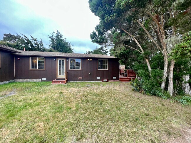 Building Photo - Asilomar Cove - 1 bed 1 bath - all utiliti...
