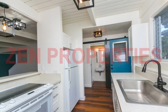 Foto del edificio - 1379 Hunakai St
