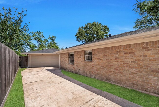 Foto del edificio - 1727 Shannon Valley Dr