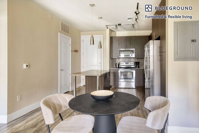 Foto del edificio - 1621 E 6th St