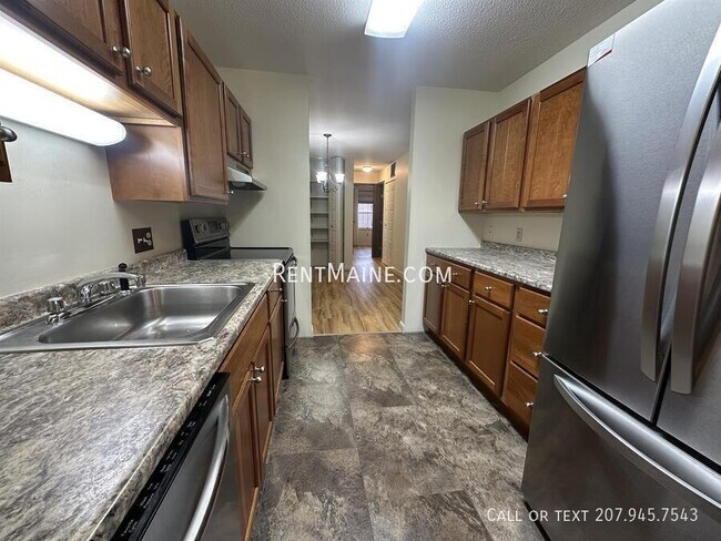 Building Photo - 26e Longrale Park