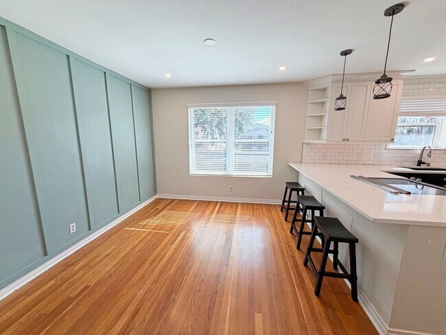 Foto del edificio - Charming 2 Bedroom, 1 Bathroom Updated Condo in the Heart of Avondale