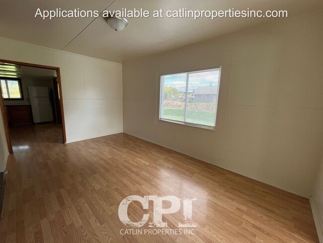 Building Photo - Holiday Special - 1/2 First Month's rent!!