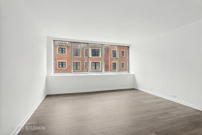 Building Photo - 1 E Schiller St