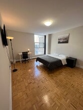 Building Photo - Premium Deluxe - Rosehill Avenue & Yonge Street