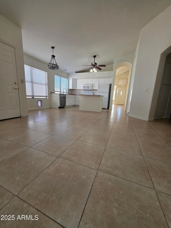 Building Photo - 5946 E Aire Libre Ln