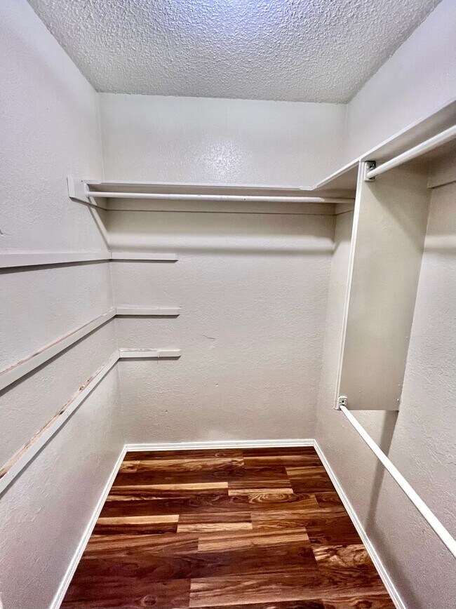 Foto del edificio - Looking for a house? We found you a HOME!