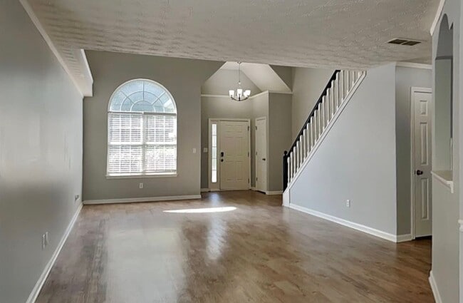 Building Photo - 1020 Ivey Ln
