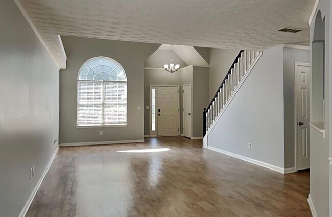 Foto del edificio - 1020 Ivey Ln