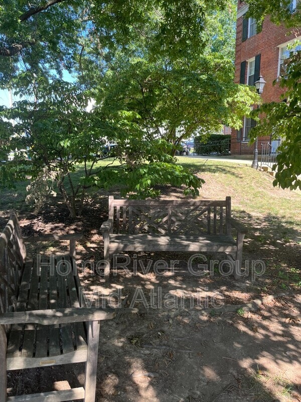 Building Photo - 500 Bashford Ln