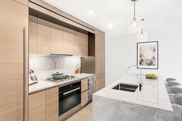 Foto del edificio - 215 W 28th St