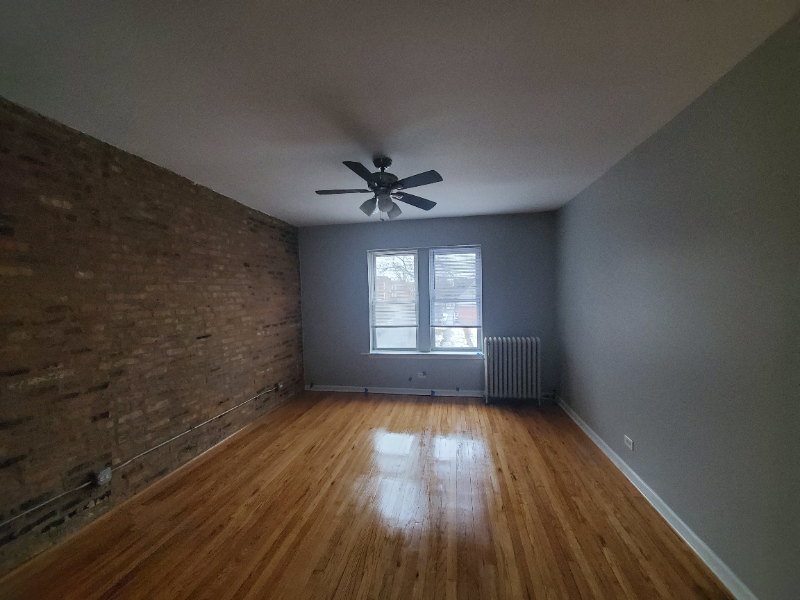 Foto principal - 1465 E 68th St