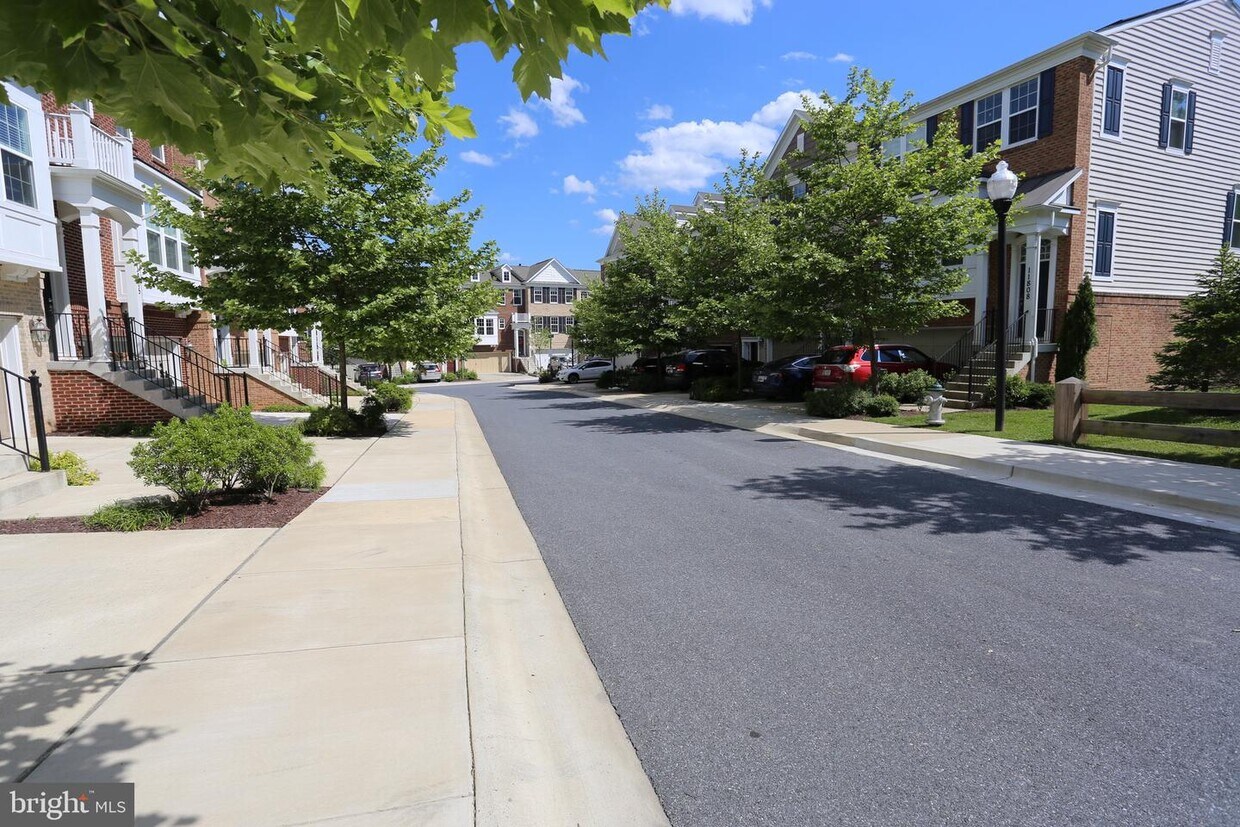 11809 Mango Ln, North Potomac, MD 20878 Townhouse for Rent in North