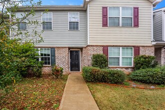 Building Photo - 1515 Hydrangea Ln