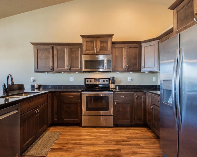 Building Photo - Gorgeous 4 Bed, 2 Bath Home in South Fargo