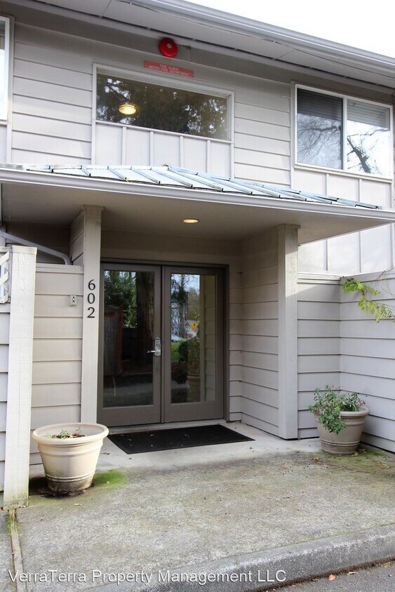 Primary Photo - 602 Kirkland Ave