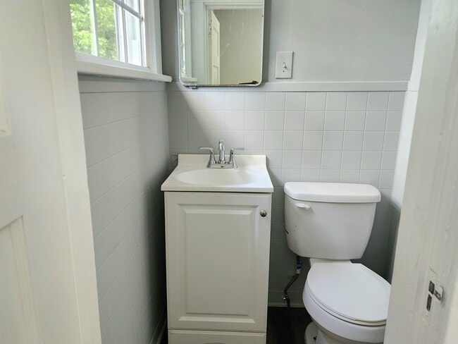 Building Photo - 523 Avent St