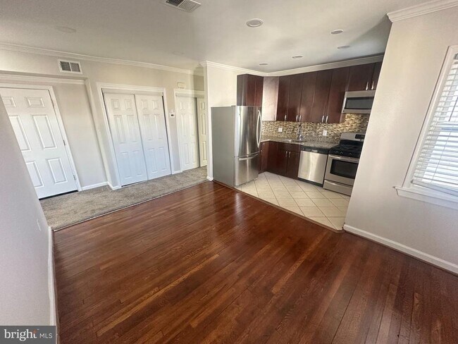 Foto del edificio - 2712 6th St NE