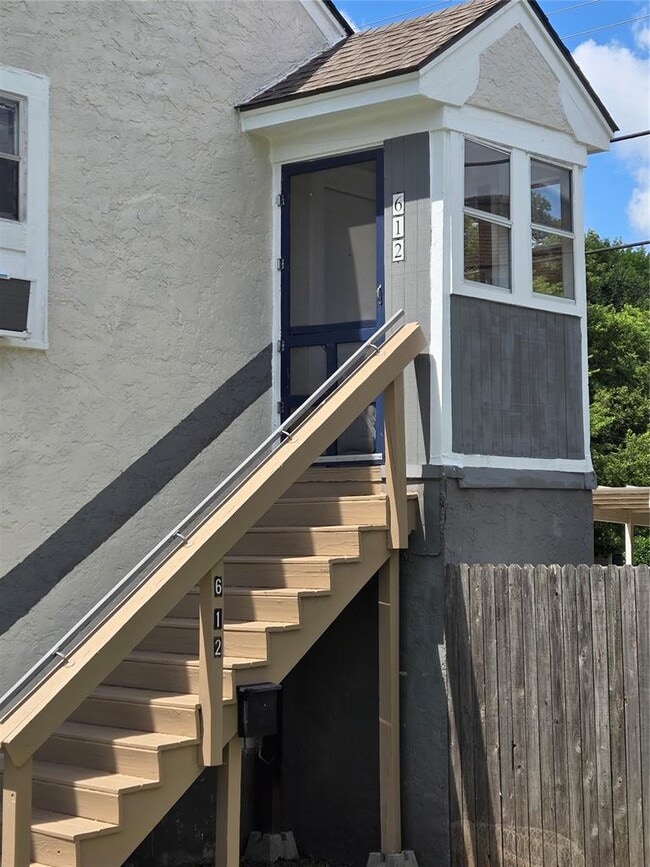 Building Photo - 612 Chautauqua Ave