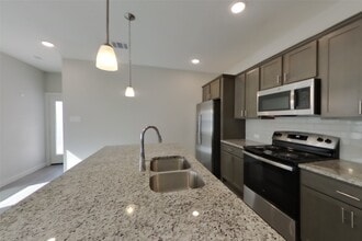 Building Photo - 2414 Cohorn Trl