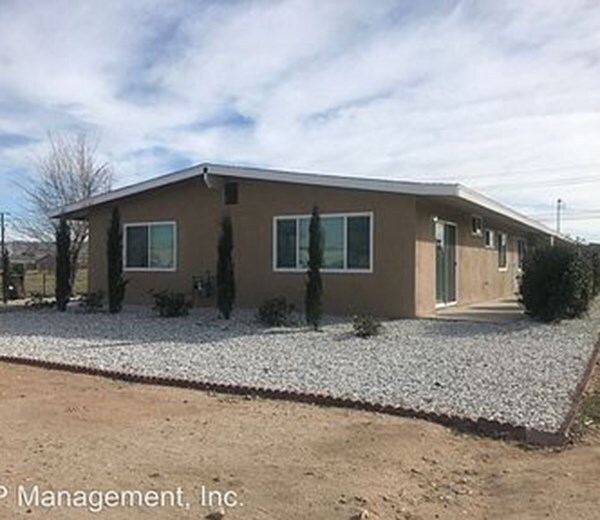 Foto principal - 16167 Bear Valley Rd
