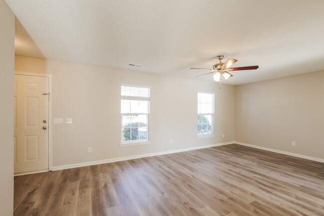 Foto del edificio - 6582 Long Nook Ln