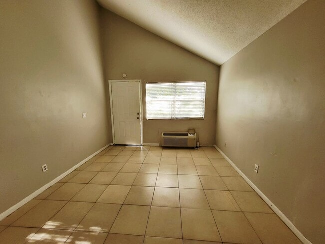Building Photo - 8230 San Jose Manor Dr E