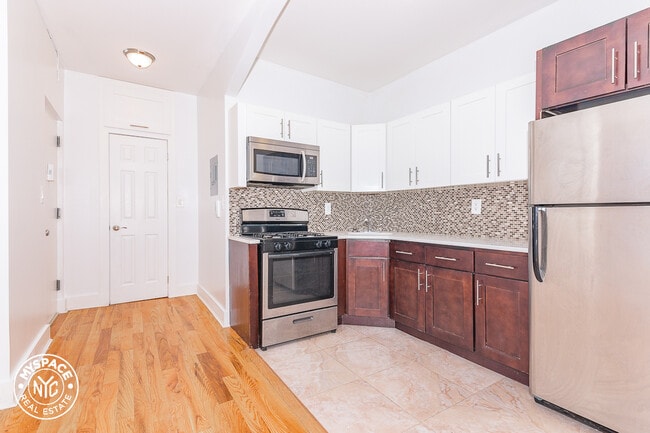 Building Photo - 60 Clarkson Ave