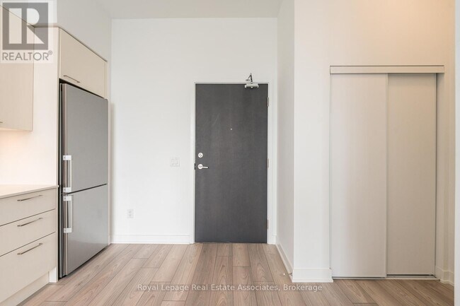 Photo du bâtiment - 3005 Pine Glen Rd