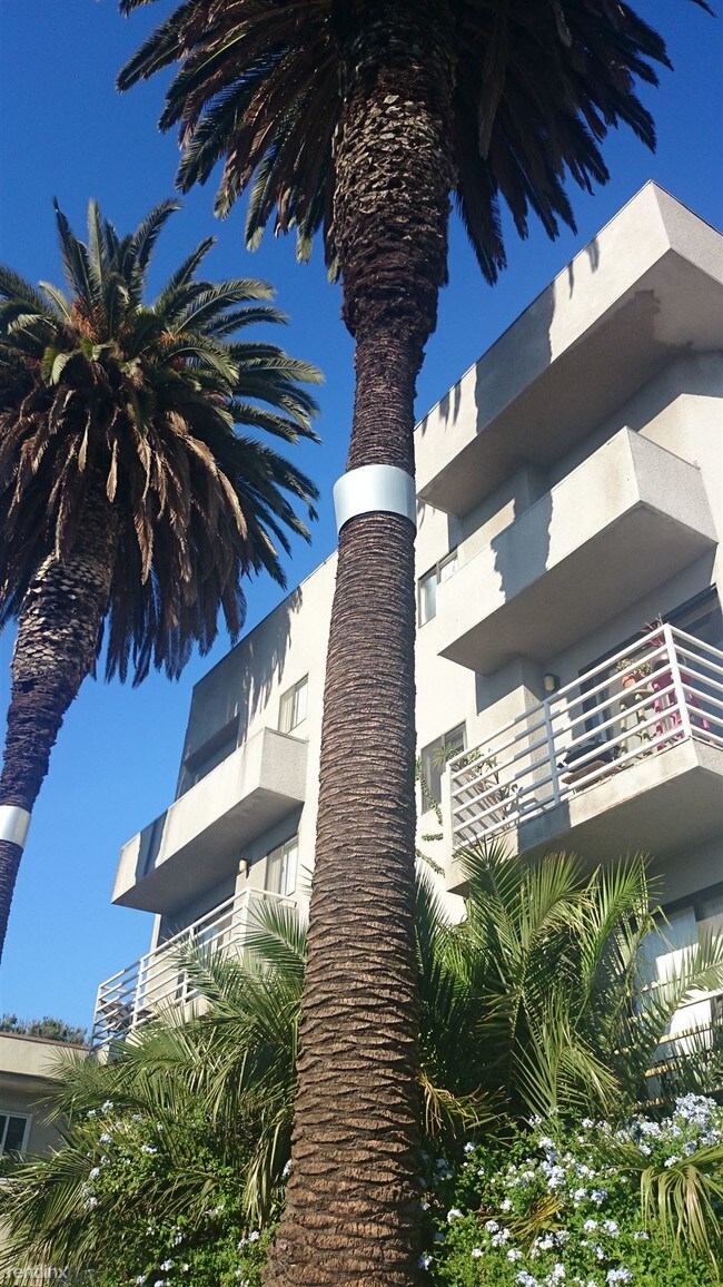 Foto del edificio - 1200 N Orange Dr