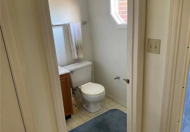 Building Photo - 2334 Raider Dr