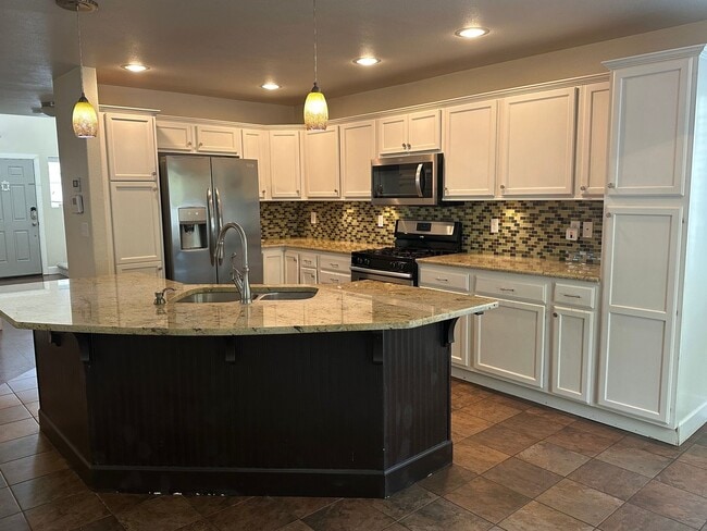 Building Photo - Meridian Campus/Greenbelt/4Bedrooms