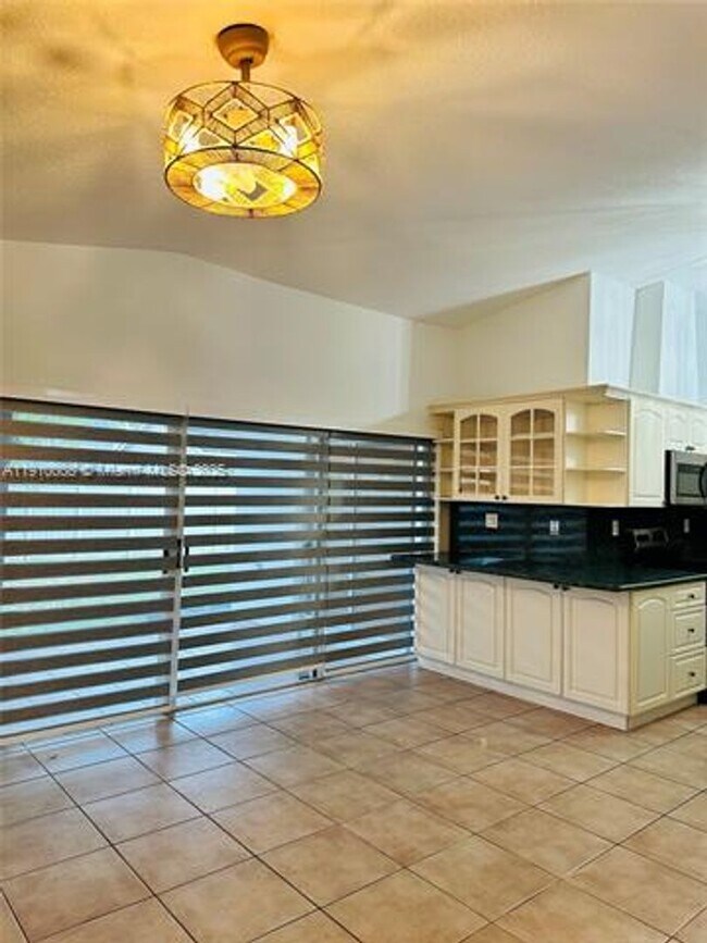 Building Photo - 1101 NW 134th Pl