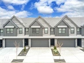 Building Photo - 6947 NE 132nd Way