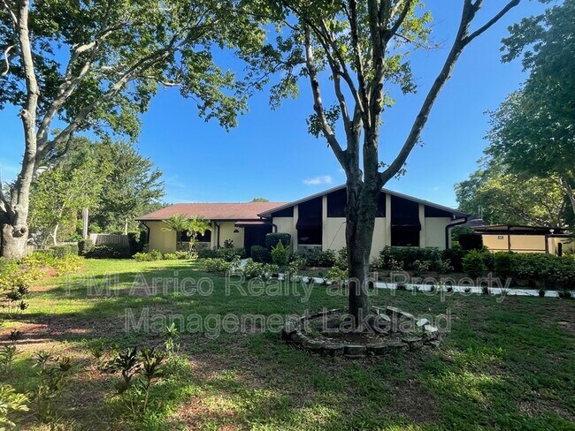 Building Photo - 5717 Hebron Ln