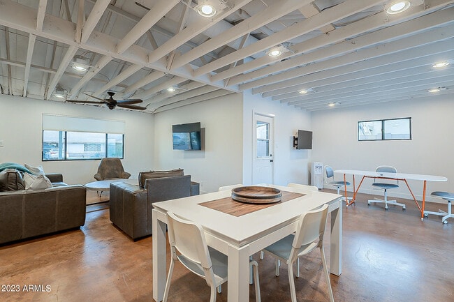 Building Photo - 7026 E Loma Land Dr